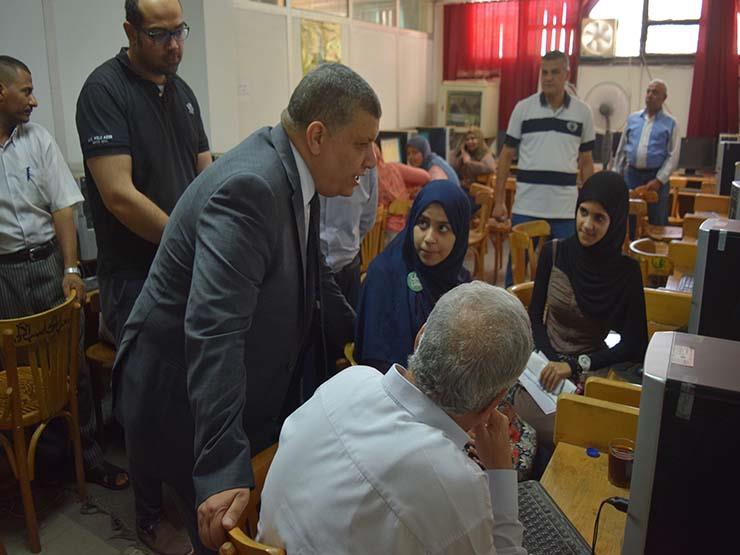 إقبال متوسط لطلاب المرحلة الأولى بالثانوية العامة في سوهاج إقبال متوسط لطلاب المرحلة الأولى بالثانوية العامة في سوهاج