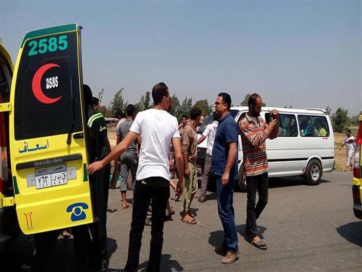 إصابة 4 أشخاص في انقلاب سيارة على الطريق الصحراوي الغربي بسوهاج إصابة 4 أشخاص في انقلاب سيارة على الطريق الصحراوي الغربي بسوهاج