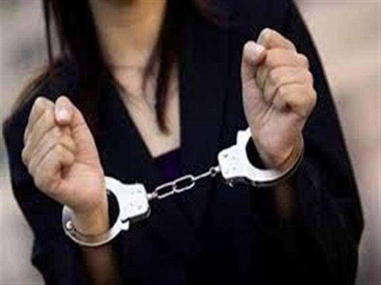 سيدة تبيع للشباب حلم العمل بفنادق كبرى بـ250 جنيها سيدة تبيع للشباب حلم العمل بفنادق كبرى بـ250 جنيها