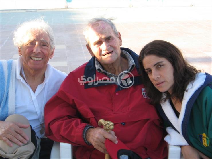 5-عصام ناصر مع السباح عبداللطيف أبو هيف ورانيا شعلان في نادي سبورتنج اسكندرية 2004