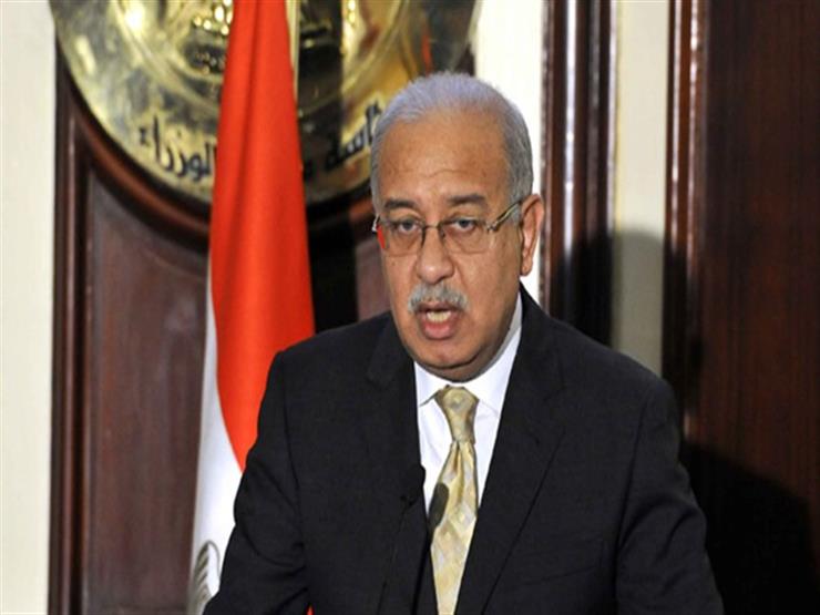 شريف إسماعيل: عجز الموازنة ينخفض إلى 10.9% خلال العام المالي الماضي شريف إسماعيل: عجز الموازنة ينخفض إلى 10.9% خلال العام المالي الماضي