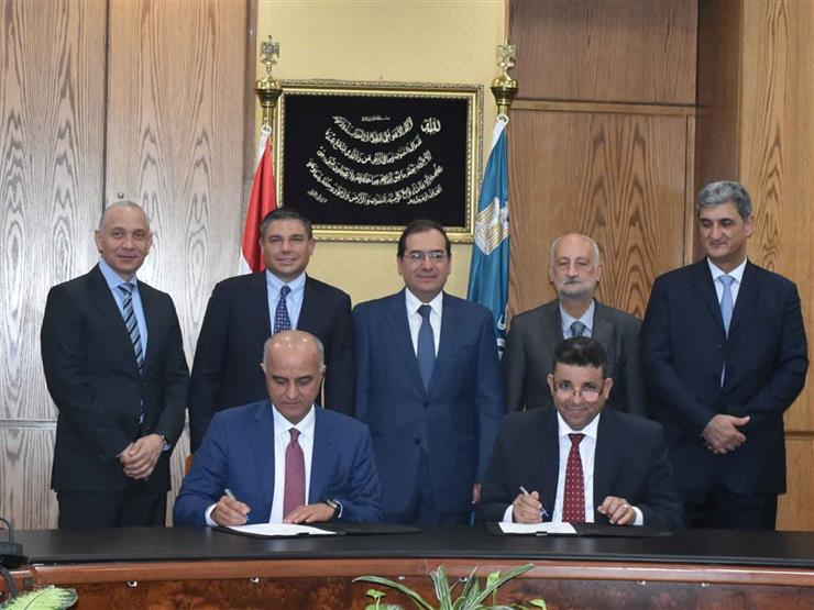 البترول توقع عقد الخدمات البحرية للمرحلة الثانية من ظُهر مع شركة أمريكية البترول توقع عقد الخدمات البحرية للمرحلة الثانية من ظُهر مع شركة أمريكية