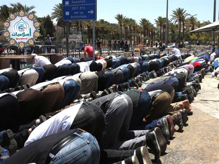 ما حكم صلاه الجنازة في الشوارع بالنعال؟ ما حكم صلاه الجنازة في الشوارع بالنعال؟