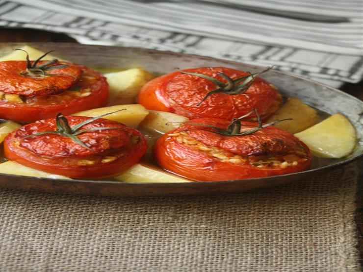 الطماطم المحشية على الطريقة اليونانية