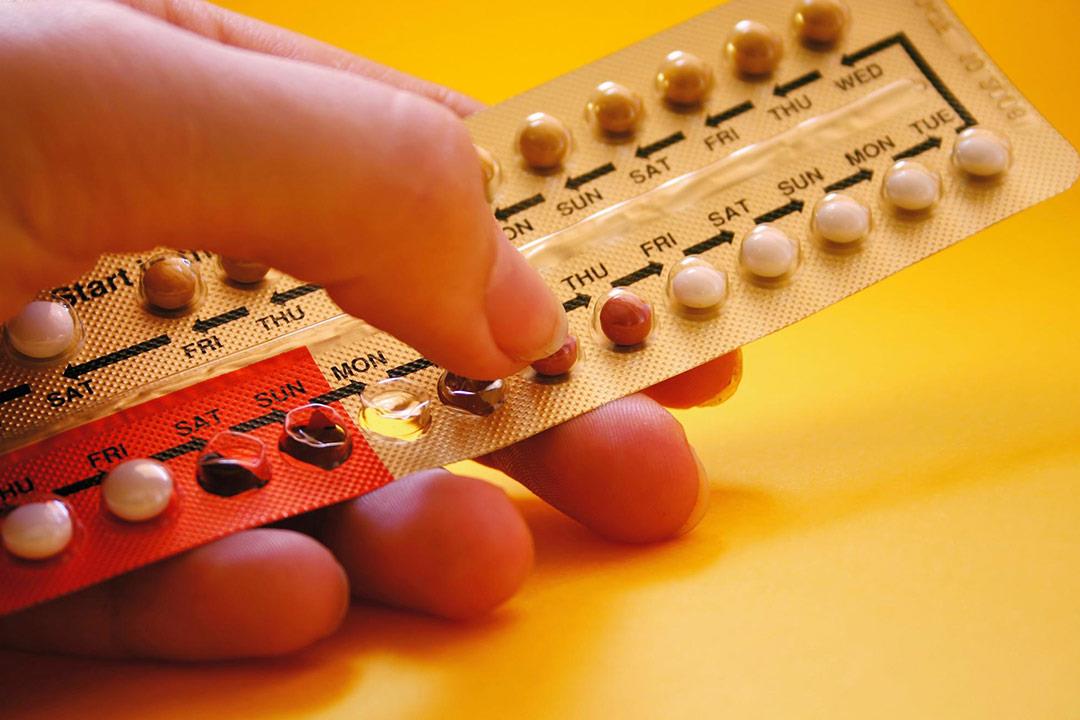هل تصيب حبوب منع الحمل النساء بالبدانة؟ هل تصيب حبوب منع الحمل النساء بالبدانة؟