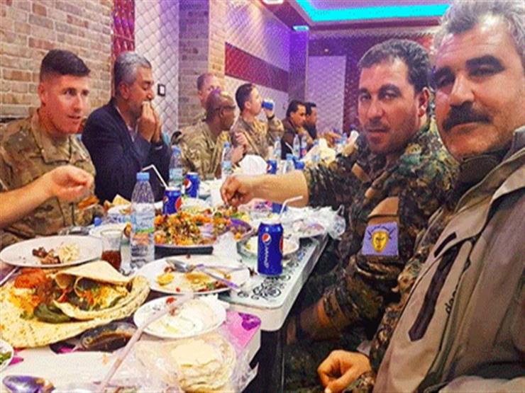 عشاء مشترك لجنود أمريكييك وأكراد في سوريا