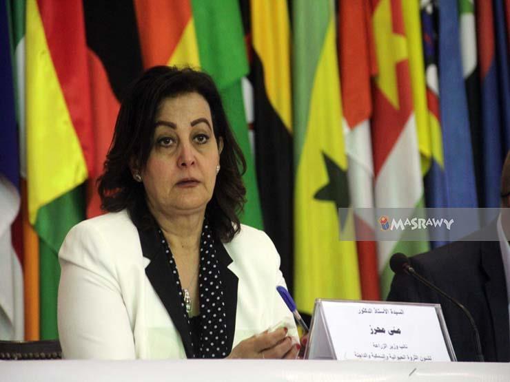 نائبة وزير الزراعة بمؤتمر حملة مواطن: "السيسي ناجح ناجح" نائبة وزير الزراعة بمؤتمر حملة مواطن: "السيسي ناجح ناجح"