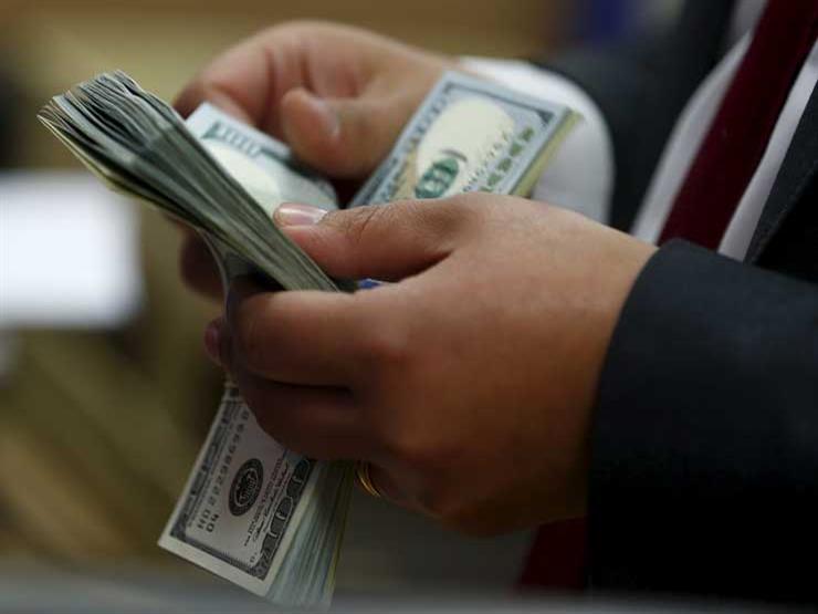 الدولار يرتفع أمام الجنيه في 4 بنوك مع بداية التعاملات الدولار يرتفع أمام الجنيه في 4 بنوك مع بداية التعاملات