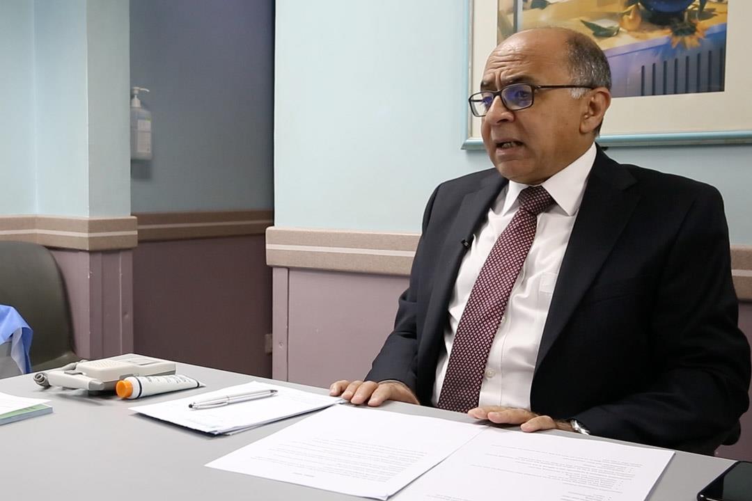 شلقامي: مضاعفات خطيرة لدوالي الساق بينها الإصابة بالجلطات.. (حوار) شلقامي: مضاعفات خطيرة لدوالي الساق بينها الإصابة بالجلطات.. (حوار)