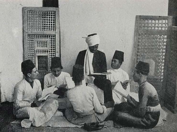 من الصحابي الذي أنشأ الكتاتيب؟ من الصحابي الذي أنشأ الكتاتيب؟