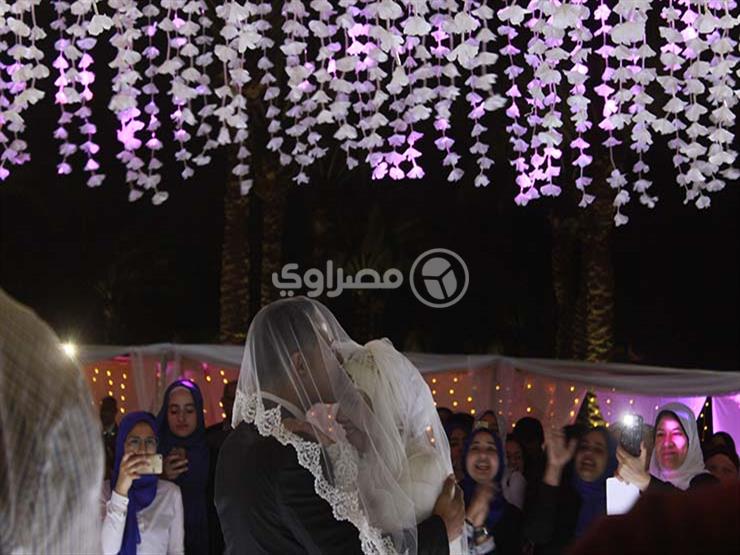 بالفيديو- حكاية "4 عرسان" أقاموا فرحهم في الجامعة الأمريكية بالفيديو- حكاية "4 عرسان" أقاموا فرحهم في الجامعة الأمريكية