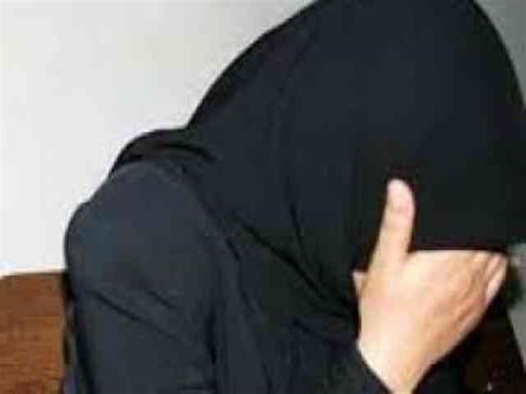 سيدة تستقطب الرجال من كورنيش المنيا لممارسة الرذيلة: "باكل عيش" سيدة تستقطب الرجال من كورنيش المنيا لممارسة الرذيلة: "باكل عيش"