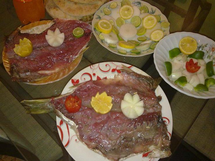 ماء الورد وخل التفاح .. أفضل طرق التخلص من رائحة الفسيخ والرنجة من المنزل ماء الورد وخل التفاح .. أفضل طرق التخلص من رائحة الفسيخ والرنجة من المنزل