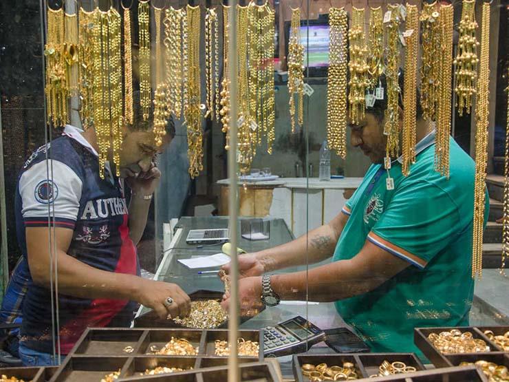 أسعار الذهب في مصر تتراجع جنيهين خلال تعاملات السبت