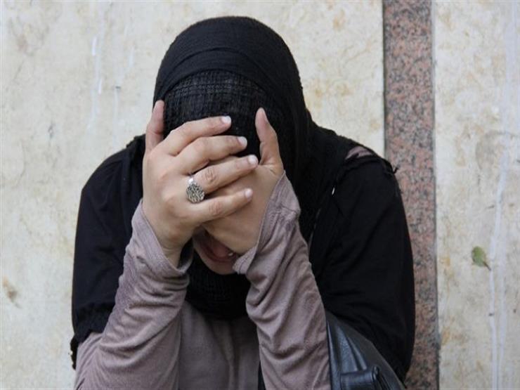 كهربائي يضبط زوجته مع كبابجي في "أوضة النوم".. والأخير: "هي اللي نادتني من الشارع" كهربائي يضبط زوجته مع كبابجي في "أوضة النوم".. والأخير: "هي اللي نادتني من الشارع"