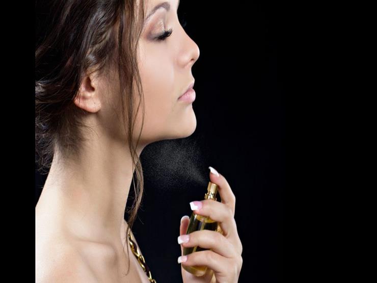 هل ترشين عطرك بالطريقة الصحيحة؟ هل ترشين عطرك بالطريقة الصحيحة؟