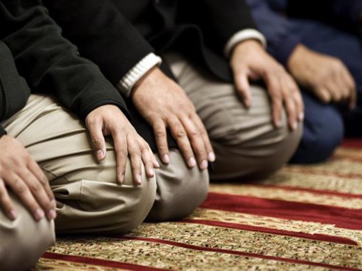 حكم قراءة المأموم في الركعة الثالثة سورة قصيرة بعد الفاتحة حكم قراءة المأموم في الركعة الثالثة سورة قصيرة بعد الفاتحة