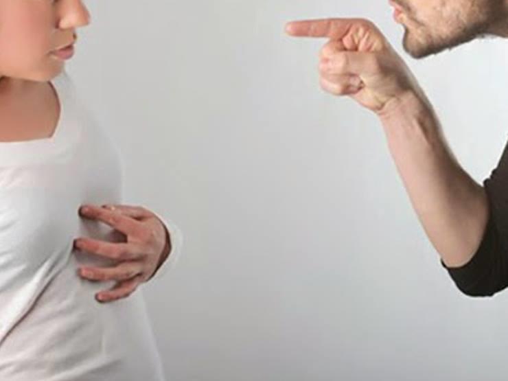 "عايده" تطلب الخلع: "جوزي بيضربني بسير الغسالة" "عايده" تطلب الخلع: "جوزي بيضربني بسير الغسالة"