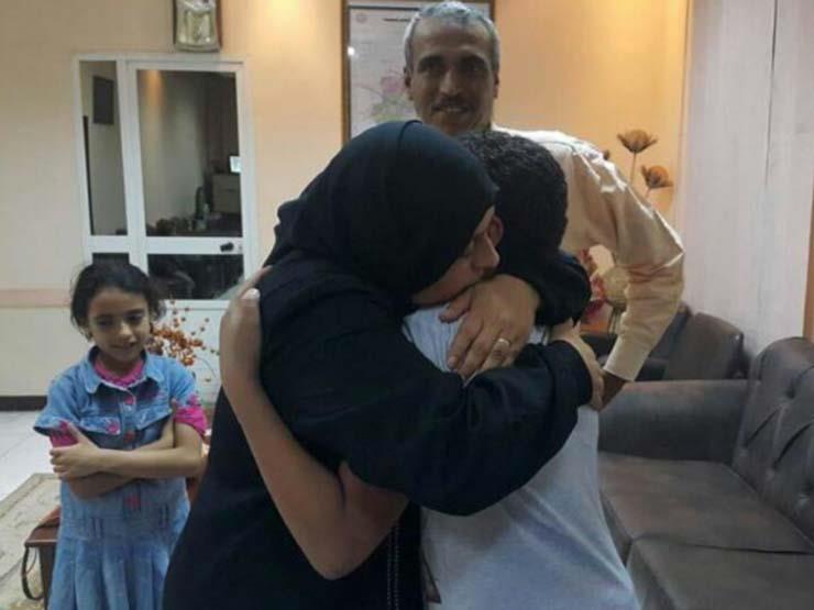 "أسماء وابنها المزيف".. خطفته وربته وفيسبوك كشف جريمتها بعد 13 سنة "أسماء وابنها المزيف".. خطفته وربته وفيسبوك كشف جريمتها بعد 13 سنة