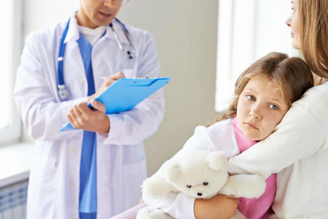 مشكلات صحية وعادات خاطئة تصيب طفلك بألم الرقبة.. احذريها مشكلات صحية وعادات خاطئة تصيب طفلك بألم الرقبة.. احذريها