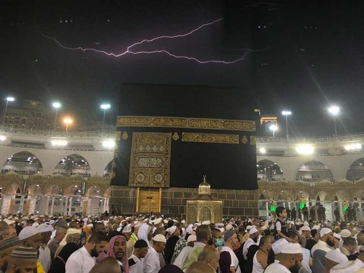 مشهد مهيب.. البرق يضيء سماء المسجد الحرام ب...مصراوى مشهد مهيب.. البرق يضيء سماء المسجد الحرام ب...مصراوى