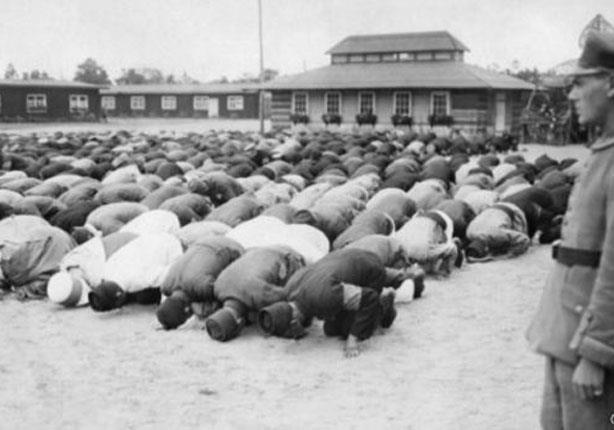 معسكر الهلال حيث كان يتم جمع الاسرى المسلمين لحثهم على المشاركة في صفوف الجيش الألماني 