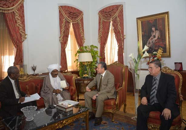 وزير التعليم يبحث مع السفير السوداني أوجه التعاون بين البلدين