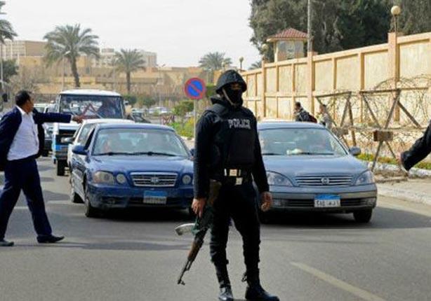 شددت قوات الأمن اجرءاتها في الميادين الرئيسية بالقاهرة