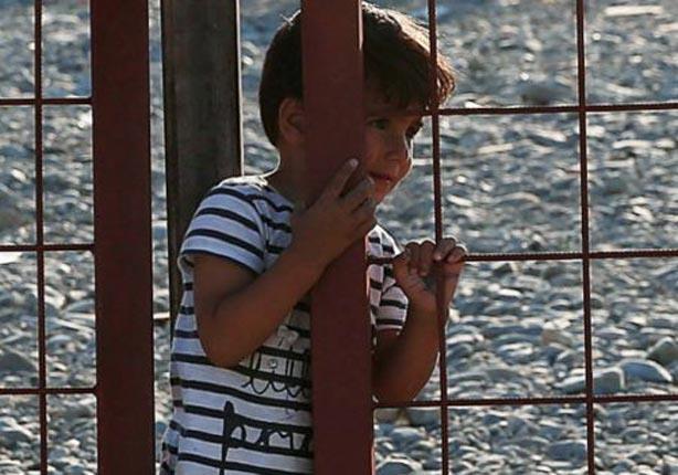 طفل عراقي في مركز لإيواء المهاجرين داخل مقدونيا.
