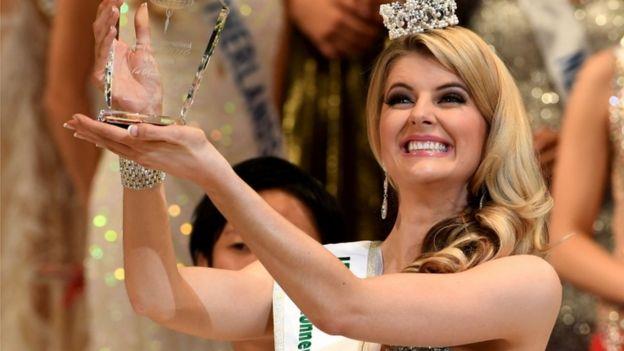 الكسندرا بريتون ملكة جمال استراليا التي حازت على المركز الثاني في المسابقة