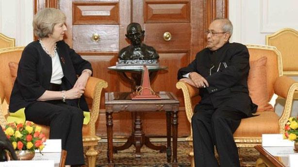  تيريزا ماي رئيسة الوزراء البريطانية أثناء زيارتها للهند 