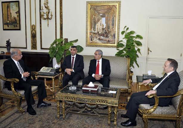 إسماعيل يبحث مع وزير الصناعة العراقي (3)