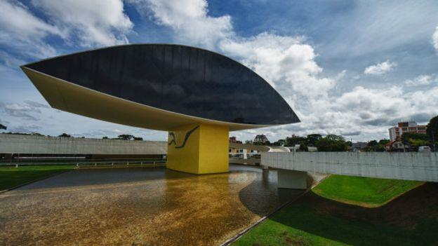 متحف أوسكار نيماير - البرازيل