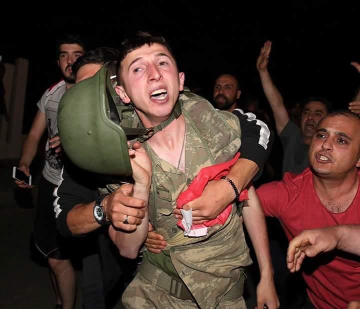 اعتقال جنود من الجيش التركى