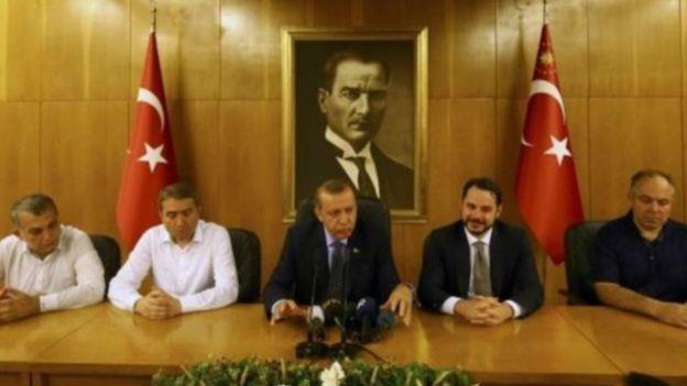 الفايننشال تايمز حملة تركيا على المتمردين تطال قلب دائرة المقربين من اردوغان