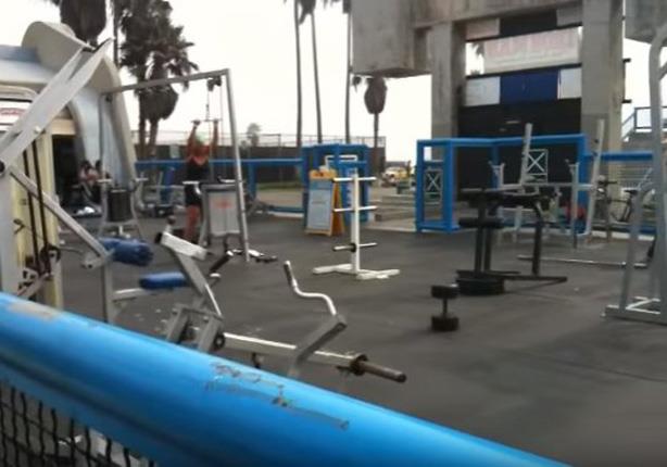 Muscle Beach Gym