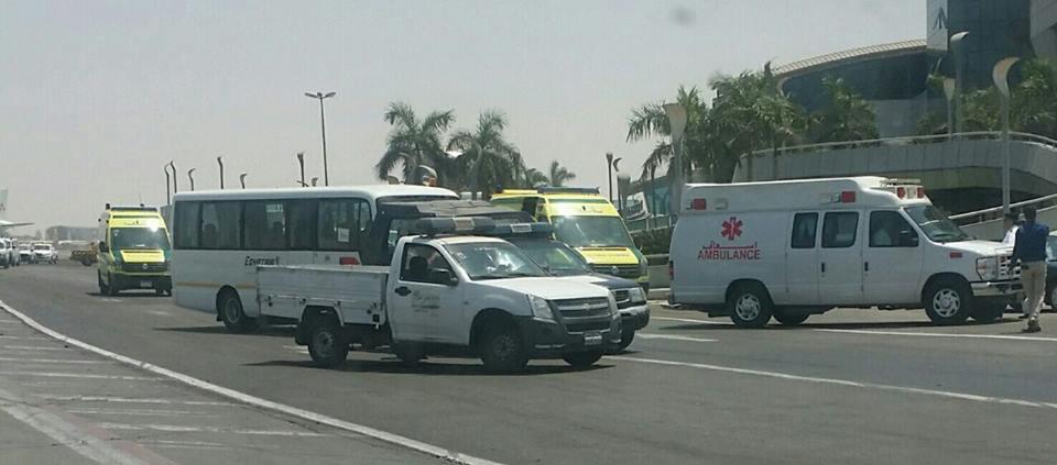 وصول جثمان أحمد زويل إلى مطار القاهرة (1)