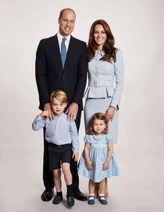  الأمير ويليام دوق كامبريدج وزوجته وطفليهما