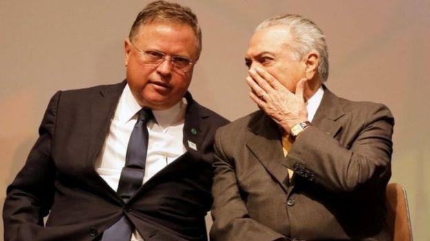 الرئيس البرازيلي تامر (يمينا) اختار الوزير ماغي (يسارا) ضمن تشكيلة الحكومة في مايو 2016