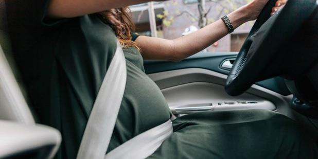 Driving-while-pregnant-Tips-Home