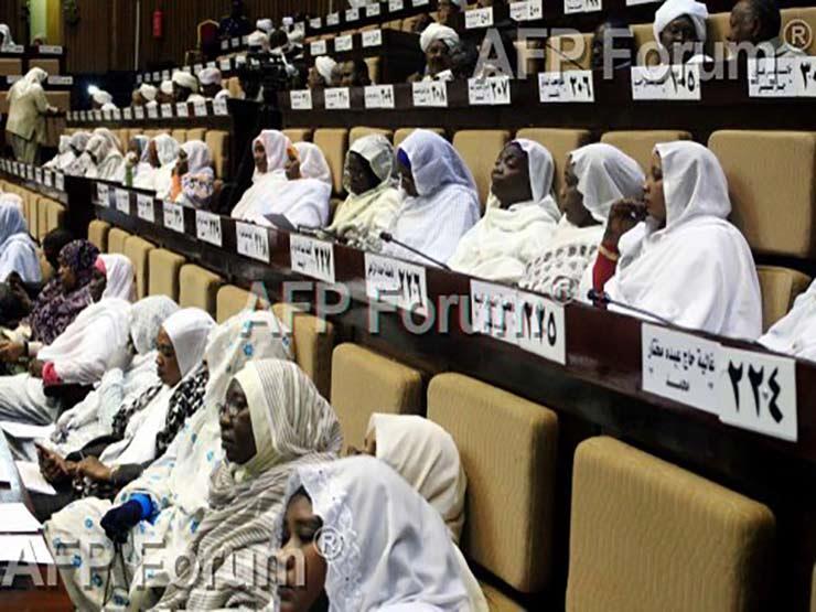 أعضاء البرلمان السودانى أثناء جلسة فى الخرطوم - أرشيفية (أ ف ب)