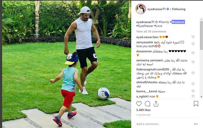 إياد نصار يلعب كرة القدم مع أبنائه (2)
