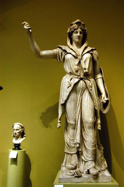 تمثال الإلهة بيرتاس 