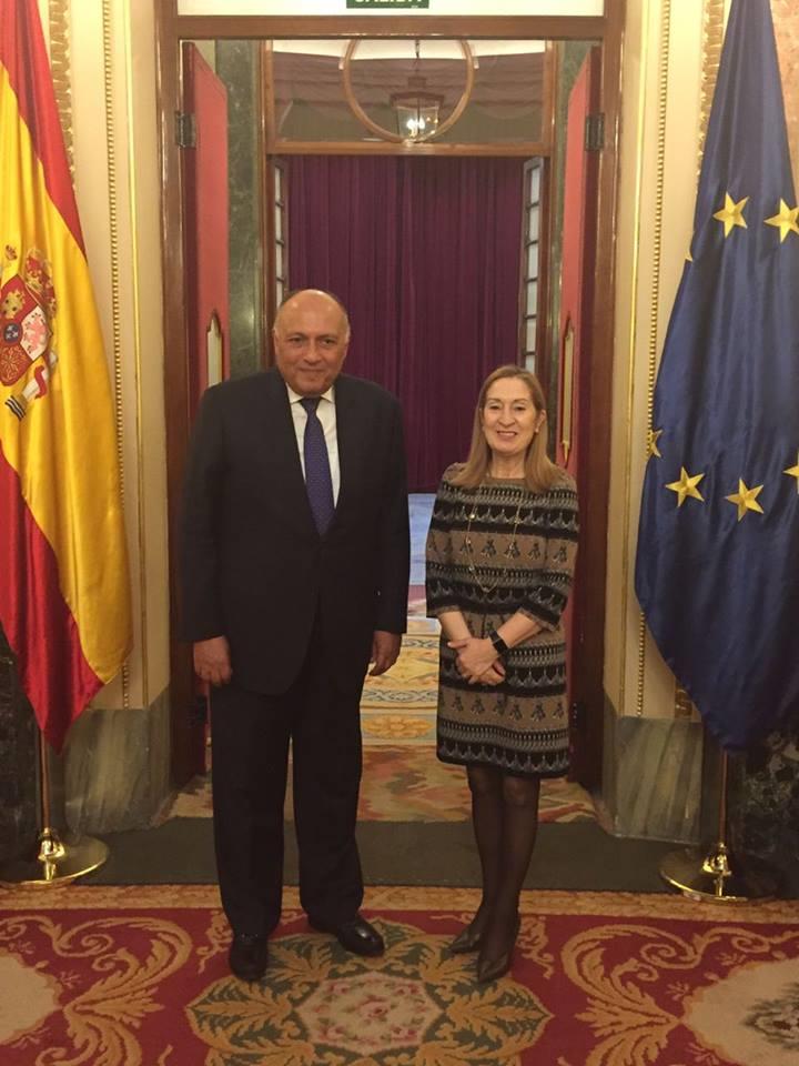 وزير الخارجية ورئيسة البرلمان الإسباني
