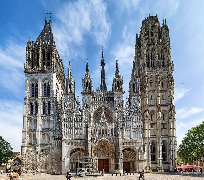 6-كاتدرائية رووين في فرنسا