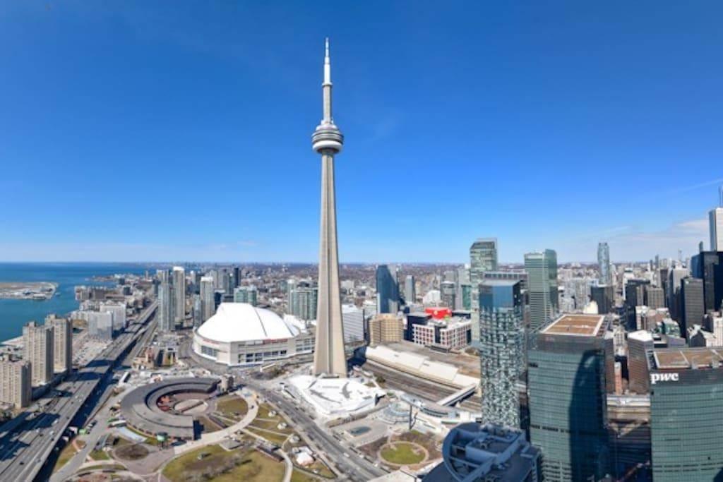 13-برج سي أن في تورونتو في كندا