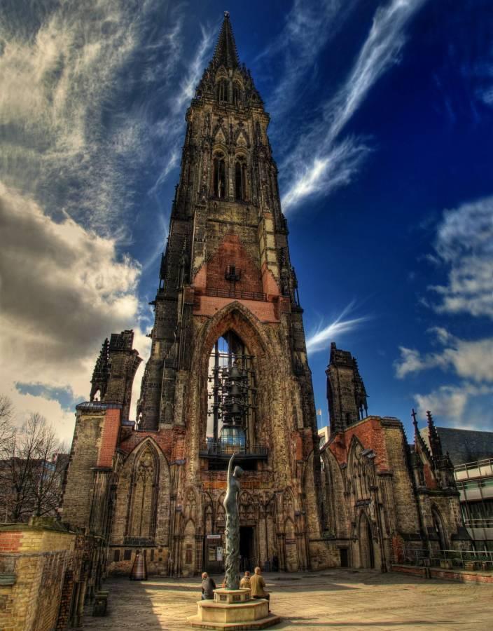5-كنيسة القديس نيكولاس في هامبورج في ألمانيا