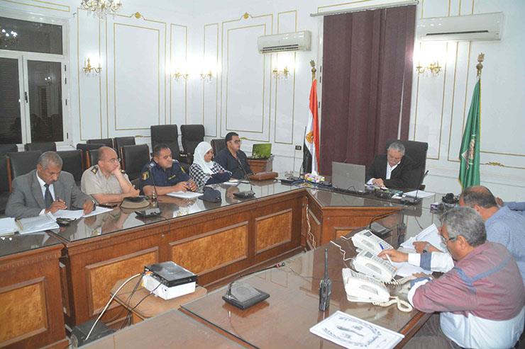 اجتماع برئاسة محافظ المنيا  (1)