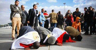العمال المصريون العائدون من الخطف في ليبيا