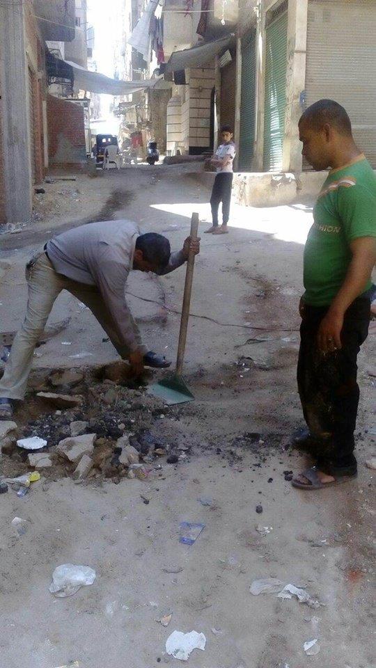 أعمال إصلاح هبوط أرضي بحي غرب الإسكندرية (2)